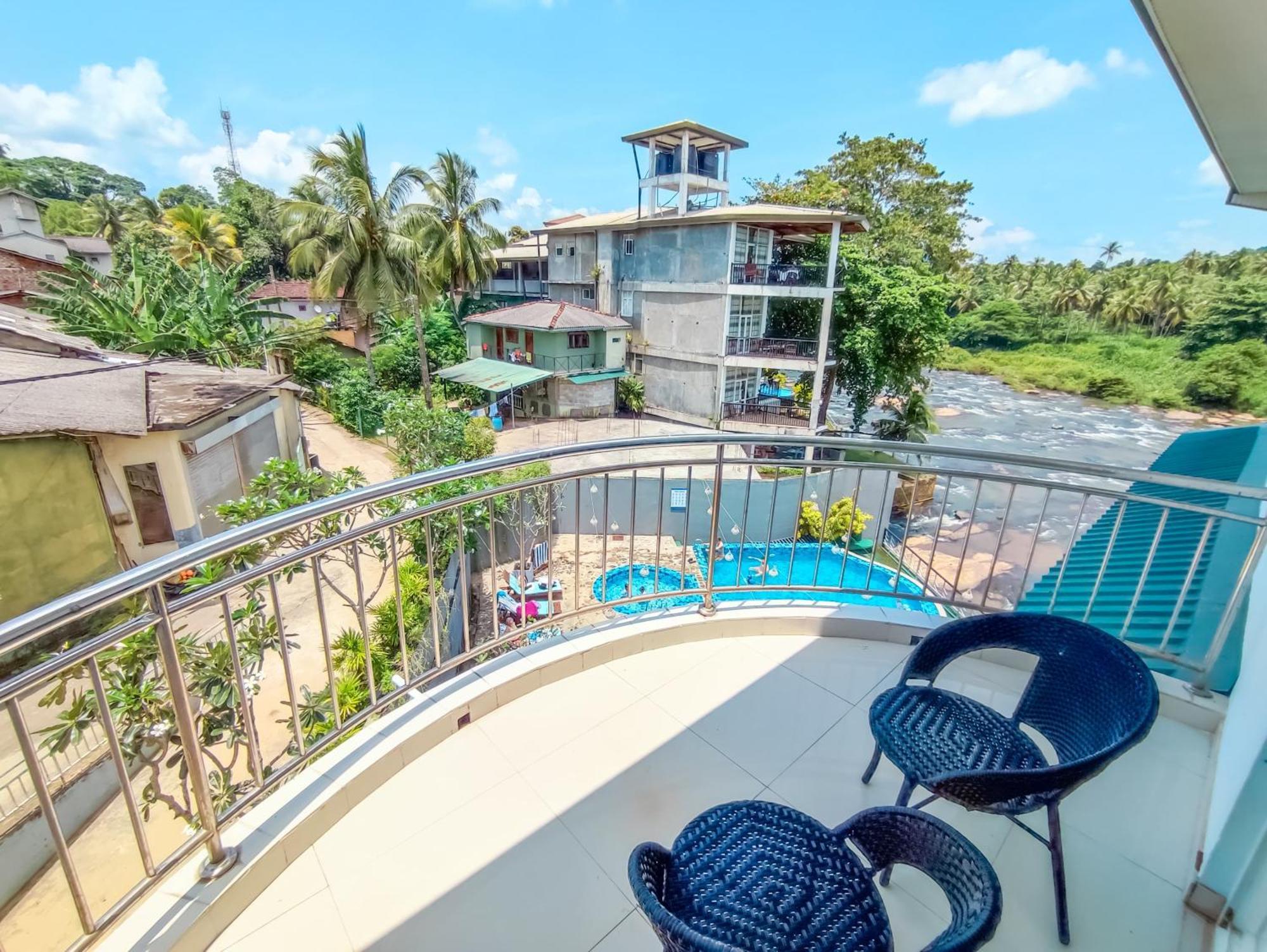 Elephant Park - New Deal! Half Off Airport Pickups Available Pinnawala (Kegalle)