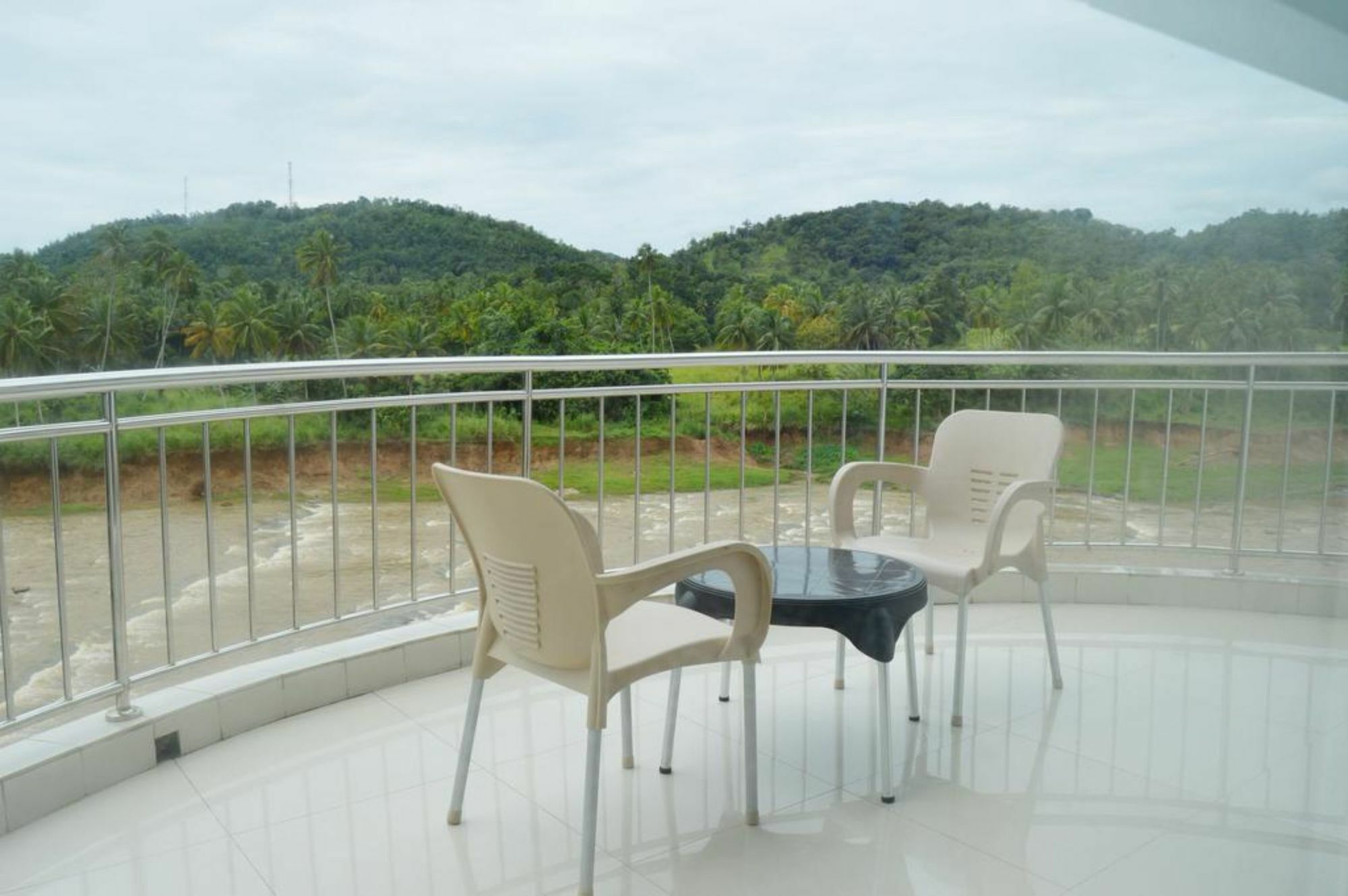 Elephant Park - New Deal! Half Off Airport Pickups Available Hotel